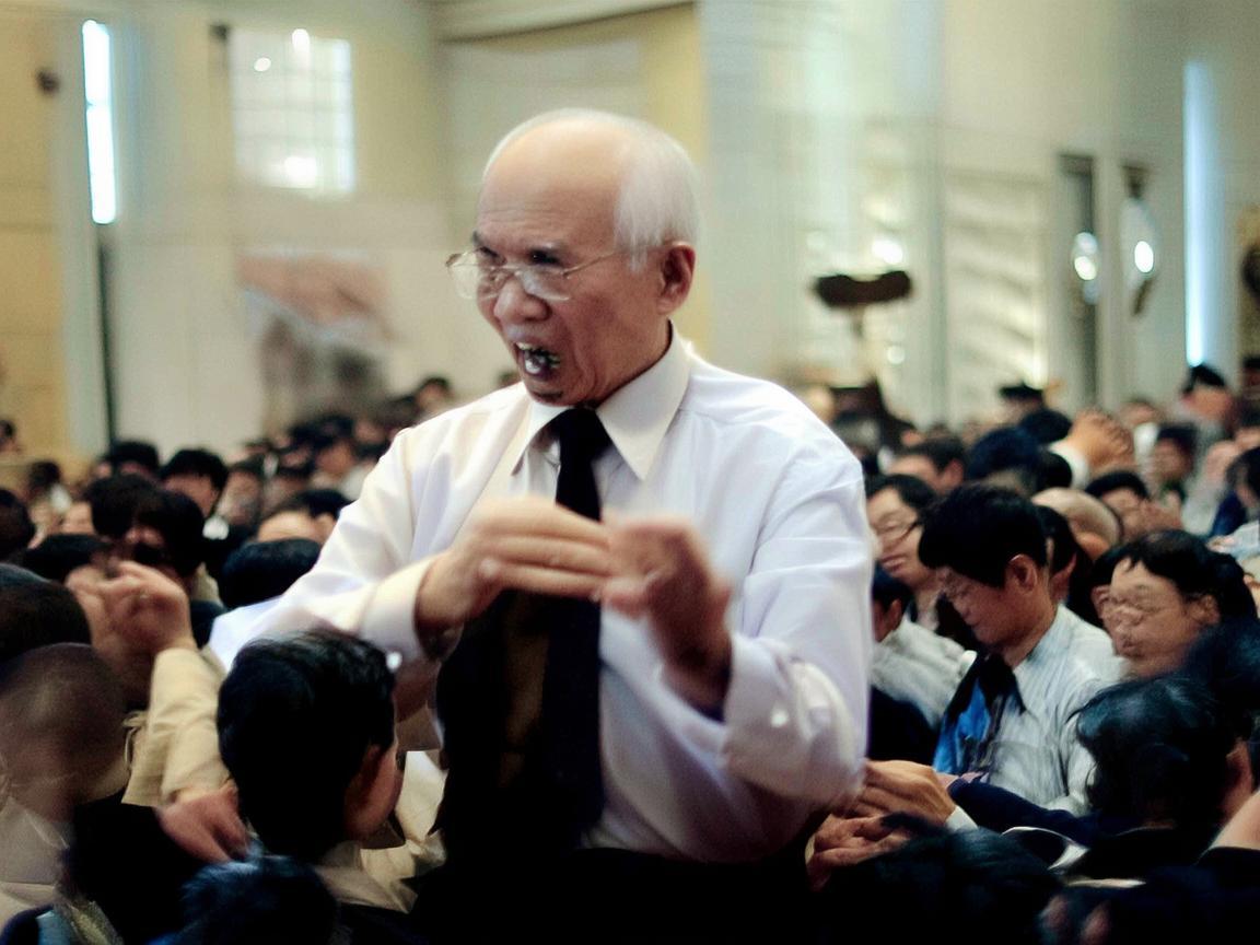 无人机穿梭于光影之间，探秘电影院的独特飞行技艺